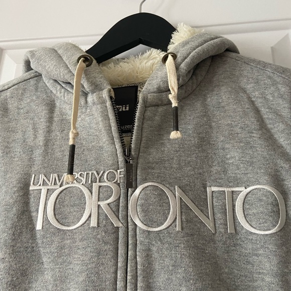 Extra warm U of T sweater/jacket/hoodie - Picture 7 of 7